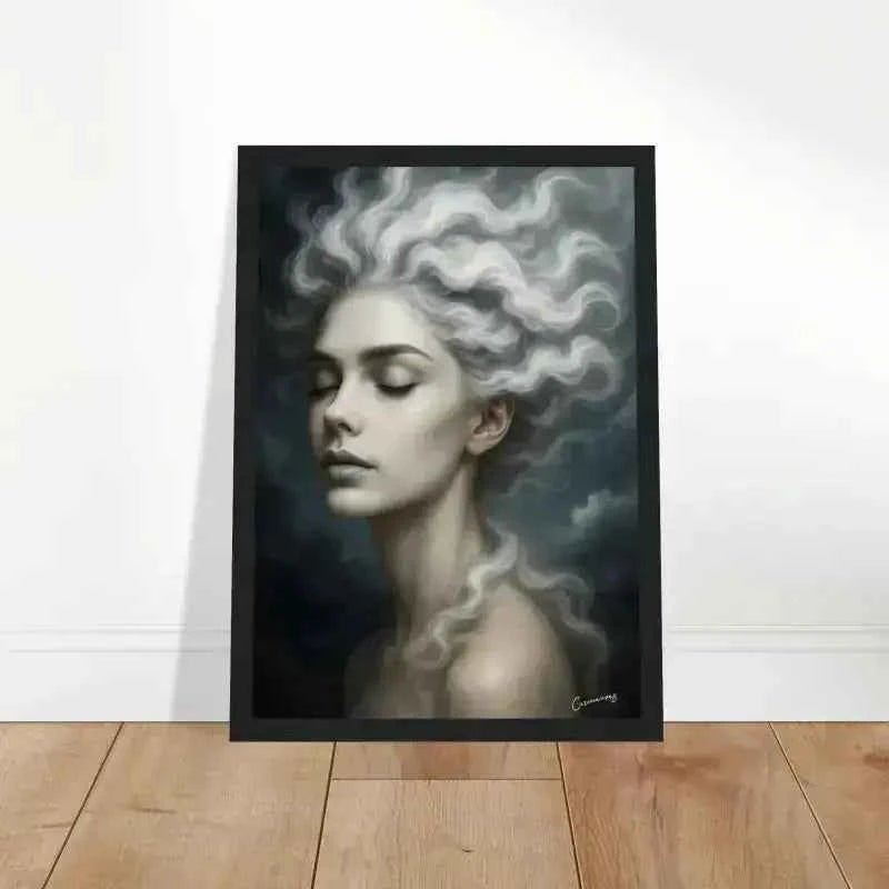 Gerahmtes Poster Gaia: Porträt weißhaariger Frau in Schwarzrahmen