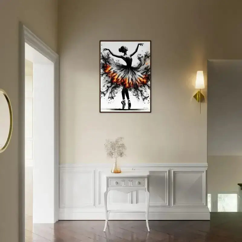 Abstraktes Feuertanz Gerahmtes Poster mit schwarzer Tänzerin und orange Muster