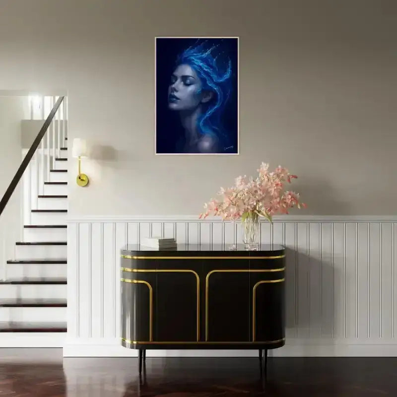 Abstraktes blaues und schwarzes Kunstposter Gaia: Wo Stille fließt, gerahmt