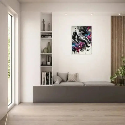 Gerahmtes Poster Galaxien im Fluss mit grauem Sofa-Design