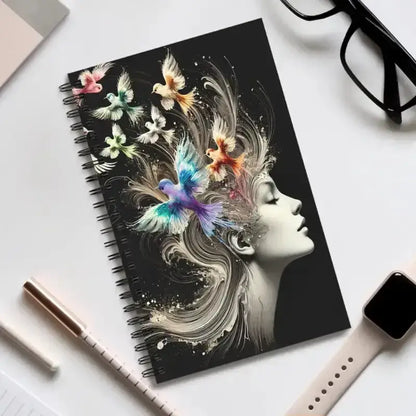 Gedankenvögel Spiralnotizbuch mit bunten Vögeln und Blumen, schwarzer Hintergrund