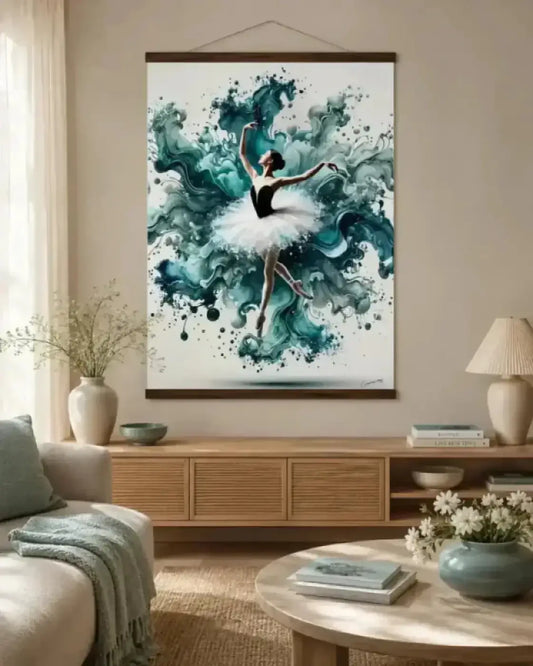 Ein wassertanz poster mit ballerina in schwarz-weiß und abstrakten türkis-grünen färbklecksen als kunstprint
